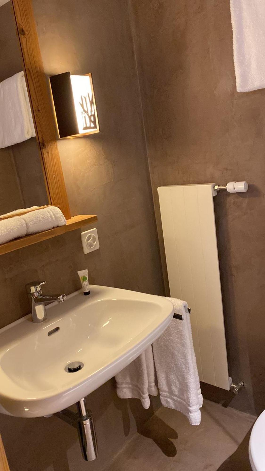 Hotel Sanetsch Gsteig エクステリア 写真